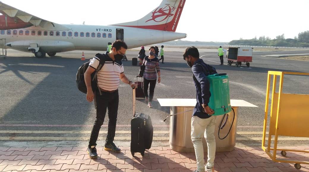 Indian Australians at Airport, PictureSource: Twitter @RameshDutta